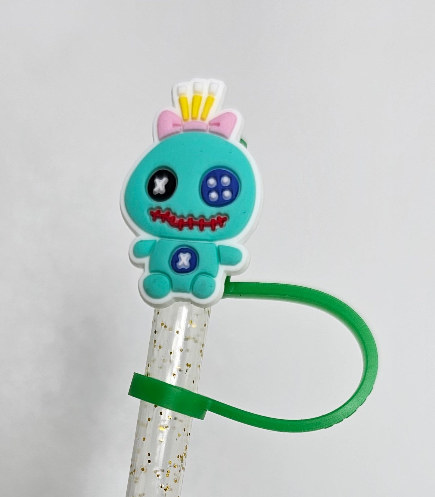 Adornos de paja cosidos