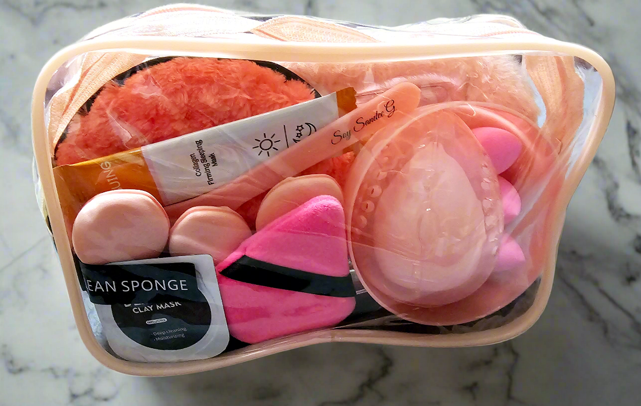 18 piece Spa Day Makeup Bag Kit