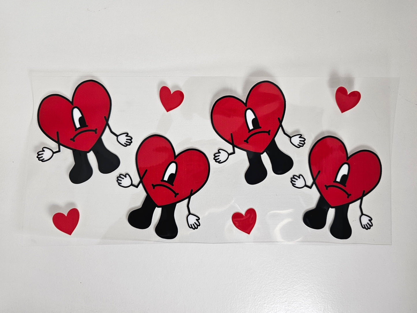 Corazones rojos bailando envoltura UVDTF