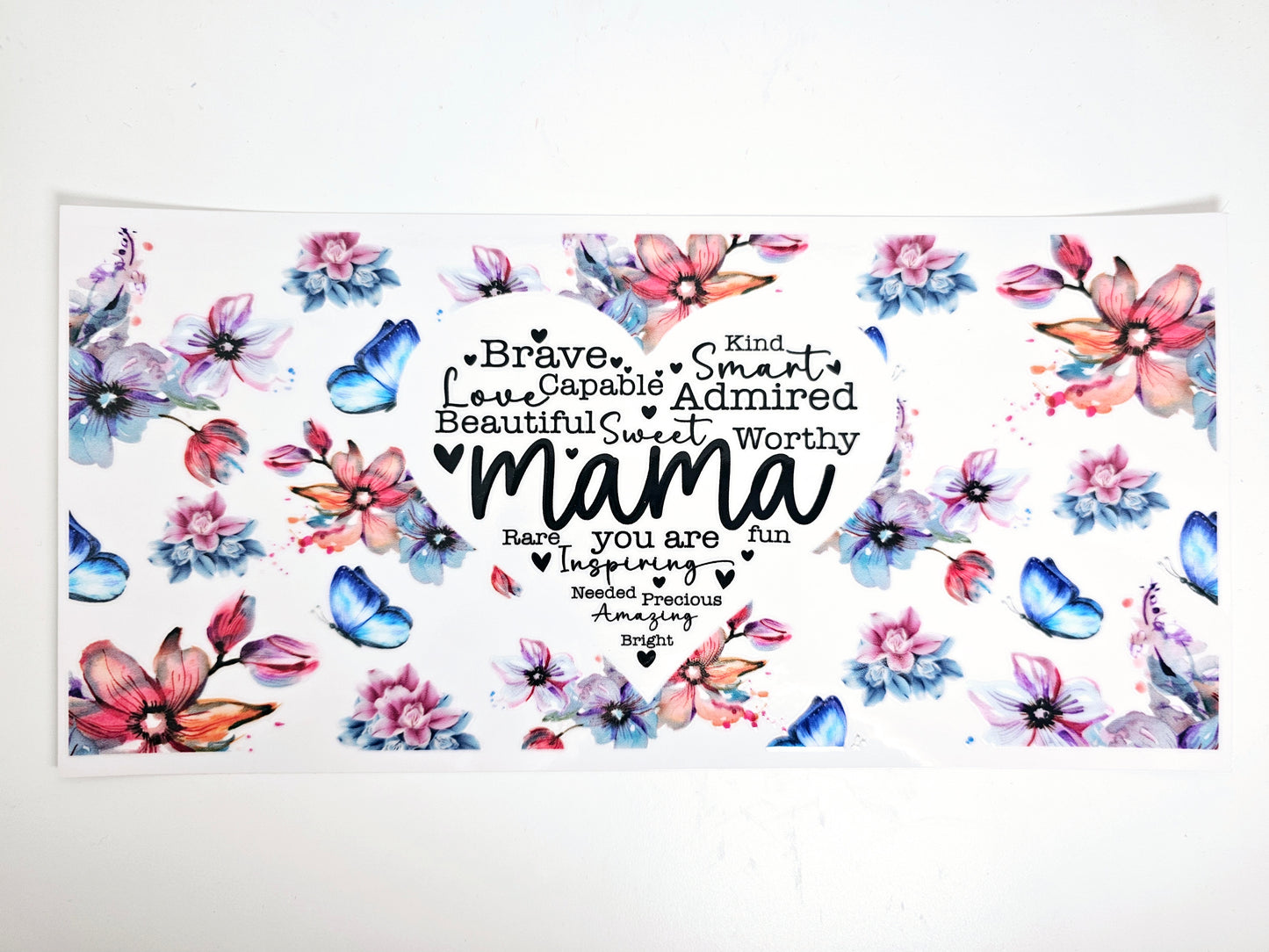 Manta UVDTF con forma de corazón y mariposas de mamá