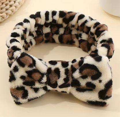 Diadema de spa con estampado de leopardo