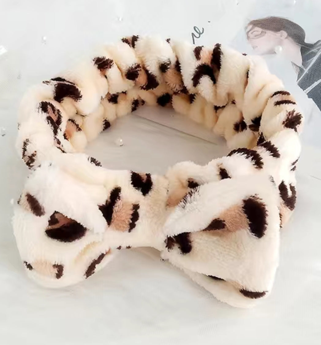 Diadema de spa con estampado de leopardo