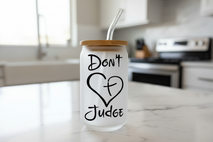 Calcomanía UVDTF No juzgues