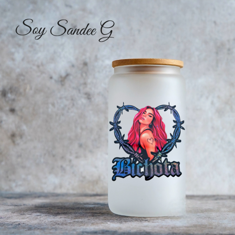 Calcomanía UVDTF de Karol G de Bichota