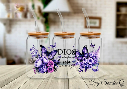 Envoltura UVDTF con mariposas moradas de Dios