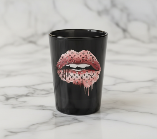 Calcomanía UVDTF de labios de Louis Vuitton en color rosa