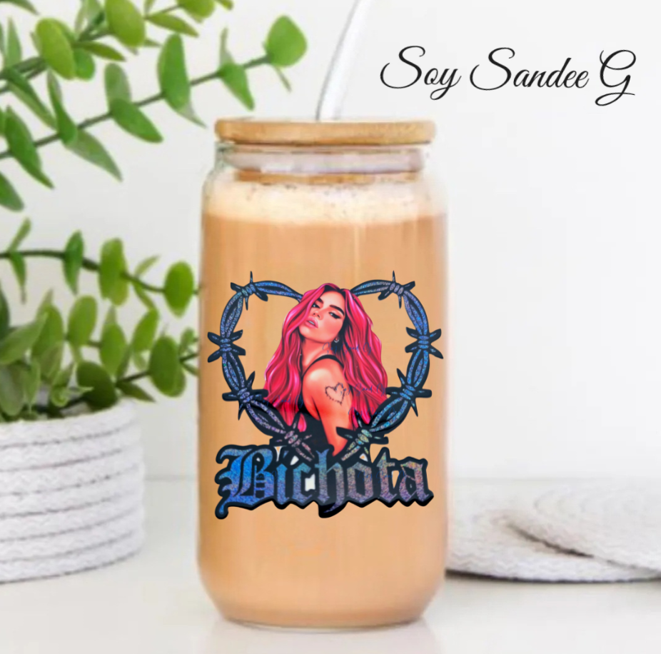 Calcomanía UVDTF de Karol G de Bichota