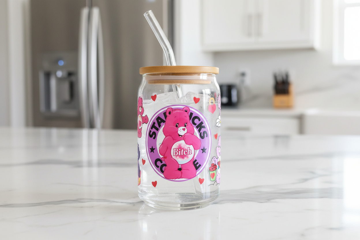 Envoltura UVDTF con osito travieso de Starbucks en color rosa