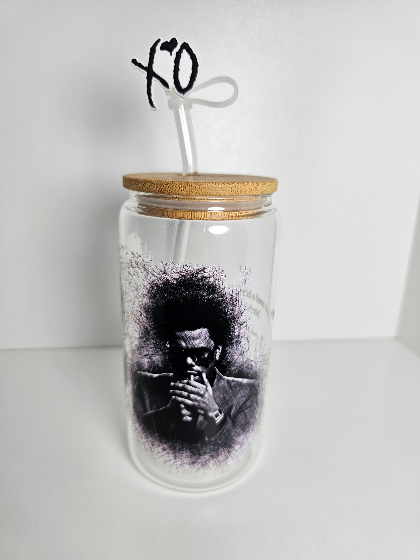 Vaso de vidrio Weeknd de 16 oz con pajita de plástico