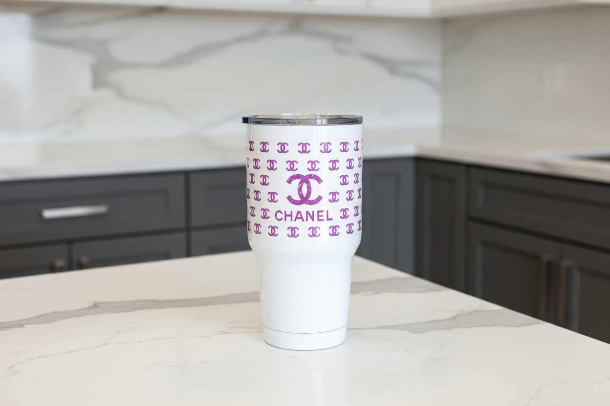 Abrigo UVDTF morado de Chanel